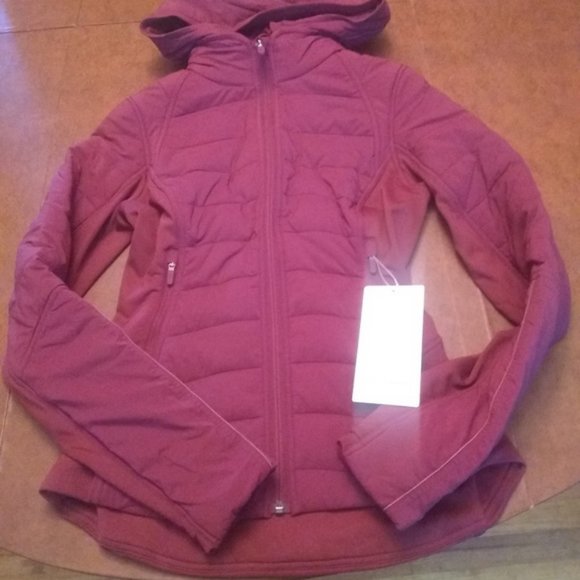 SOLD!!! Lululemon Extra Mile Jacket, Sz 4 - Picture 3 of 5